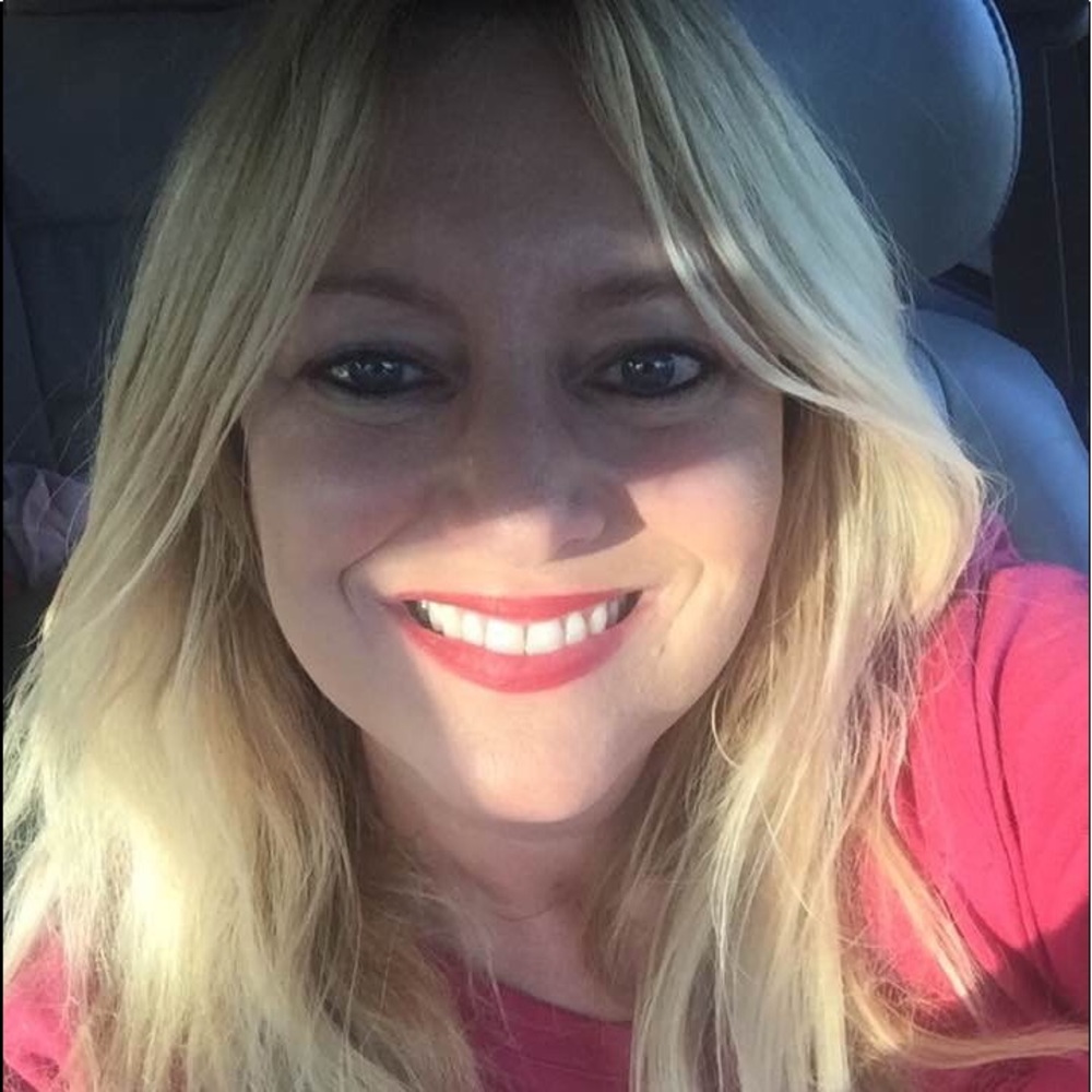 New to Poshmark! Hi, I’m Dana!